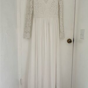 Lulu's Cream Lace Long Sleeve wedding Gown